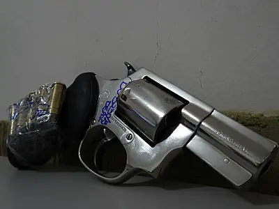 Garoto de 13 anos é apreendido com revólver  em MS