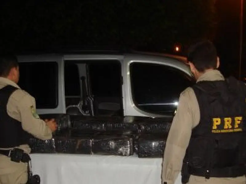 PRF apreende maconha e prende quatro em São Gabriel do Oeste