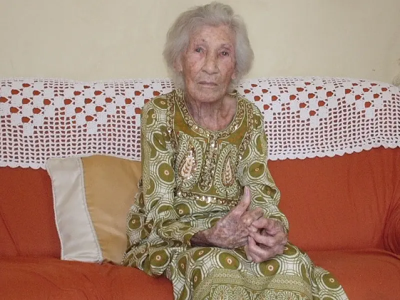 Aos 105 anos, Felicidade abre as portas de seu mundo, com a alegria de viver de uma criança