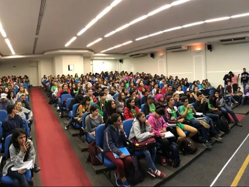 Nova turma do curso de capacitação profissional reúne 300 jovens