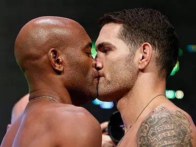 Anderson Silva troca "beijo" e provocações com Chris Weidman