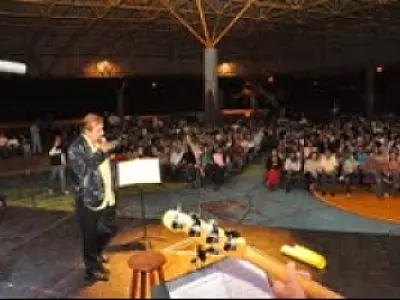 Peninha canta em lançamento do Palco da Cultura em Dourados