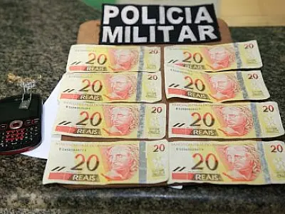 PM flagra trio com notas falsas em bairro de Coxim
