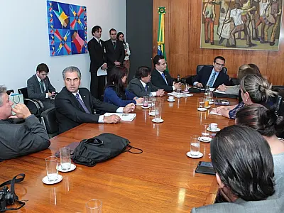 “Mães da Fronteira”: Reinaldo defende segurança para famílias da região fronteiriça