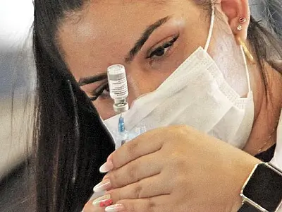 Governo do Estado autoriza aplicação da dose de reforço contra Covid-19 em pessoas acima de 18 anos