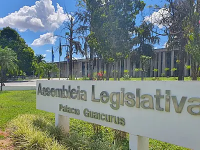 Assembleia Legislativa realiza sessão solene para homenagear personalidades de MS
