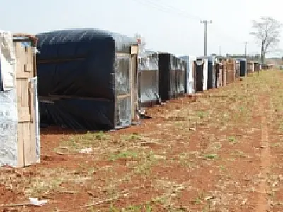 Sem-terras montam acampamento na entrada de Taquarussu
