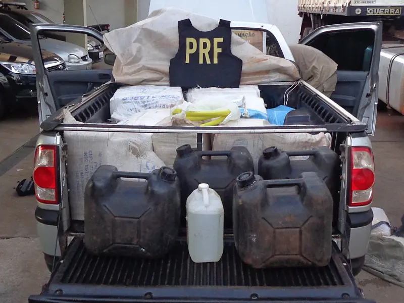 PRF apreende 391 kg de maconha em veículo