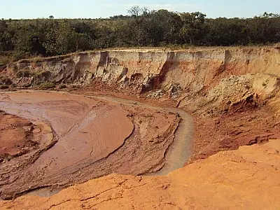 Proprietária rural é multada em R$ 60 mil por erosão