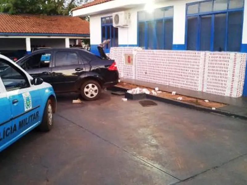 Polícia apreende carro com mais de 1600 cigarros contrabandeados