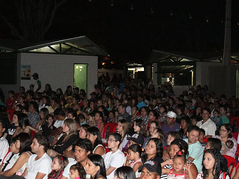 Cine Sesi Cultural leva 3,7 mil pessoas à praça de Fátima do Sul