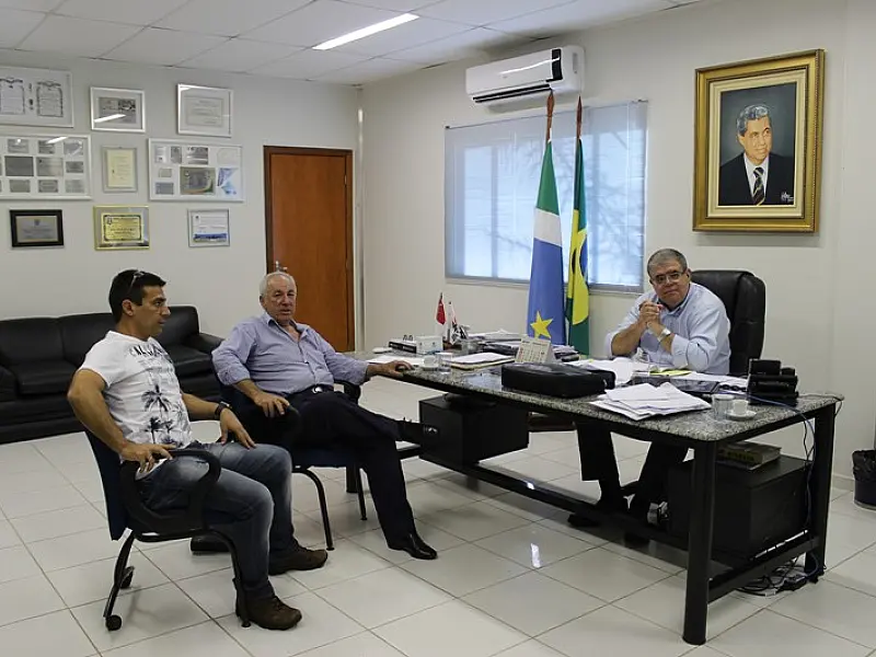 Lideranças de Anhanduí visitam Sehac em busca de moradias para o Distrito