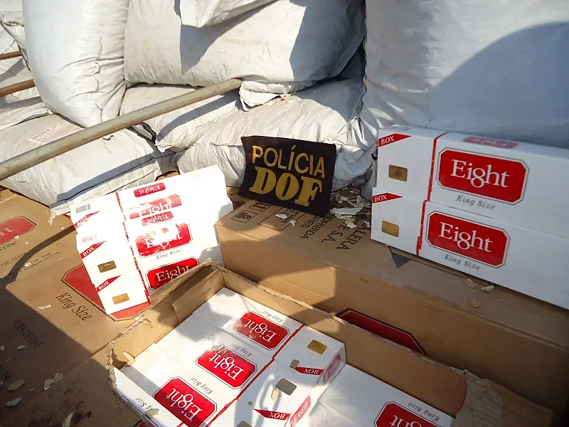 DOF apreende 33.500 pacotes de cigarro em carreta Bi-trem