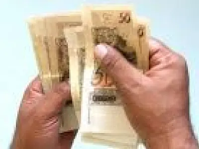 Dilma confirma salário mínimo de R$ 724 para 2014