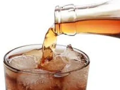 Refrigerante em excesso é tão prejudicial aos dentes quanto crack e cocaína, afirma estudo