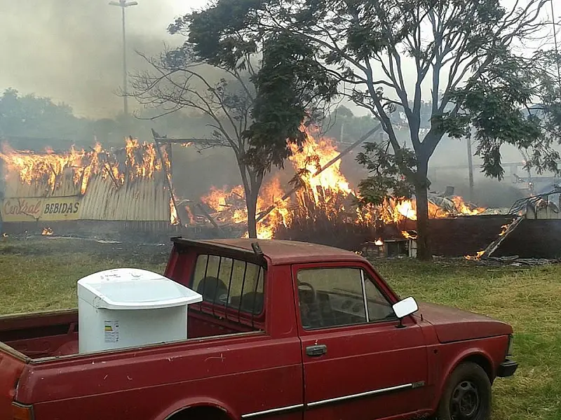 Incêndio em conveniência em Coronel Sapucaia já tem quatro mortos