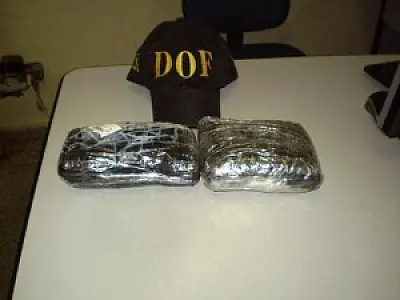 Jovens são presos com mais de 2 kg de “oxi” em ônibus de MS
