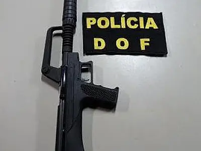 DOF apreende simulacro de arma de fogo em veículo