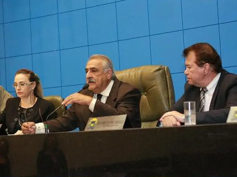 Deputados aprovam projeto que aumenta desconto no IPVA