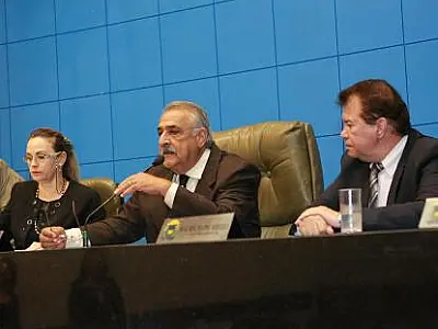 Deputados aprovam projeto que aumenta desconto no IPVA