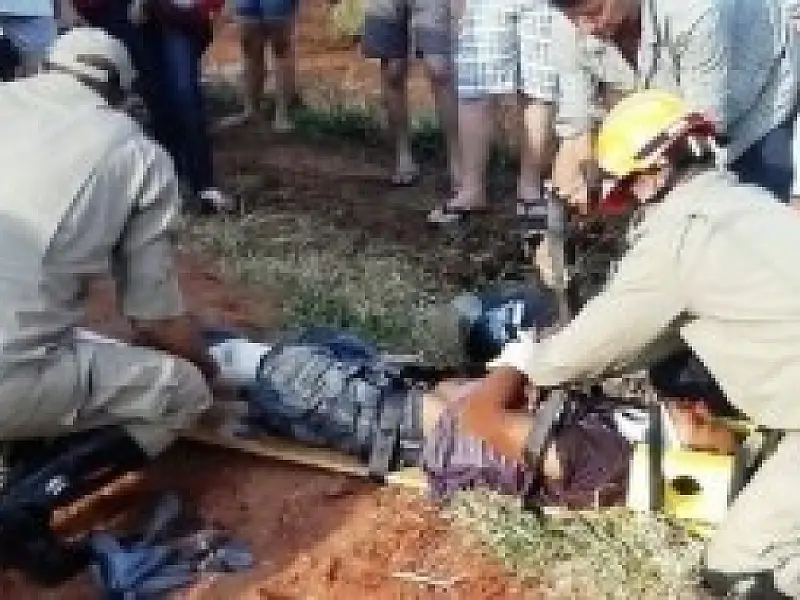 Motociclista sofre fratura exposta ao colidir em caminhão, em Ivinhema