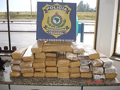 Pedreiro é preso com mais de 15 kg de maconha