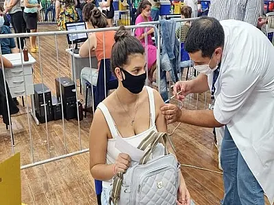 MS bate novo recorde com aplicação de 68.156 de vacina em um único dia
