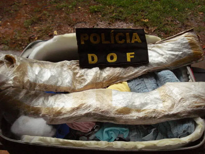DOF apreende dois quilos de droga em ônibus