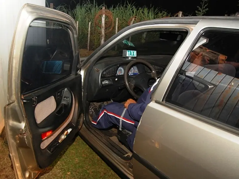Taxista é encontrado morto dentro de veículo em Fátima do Sul