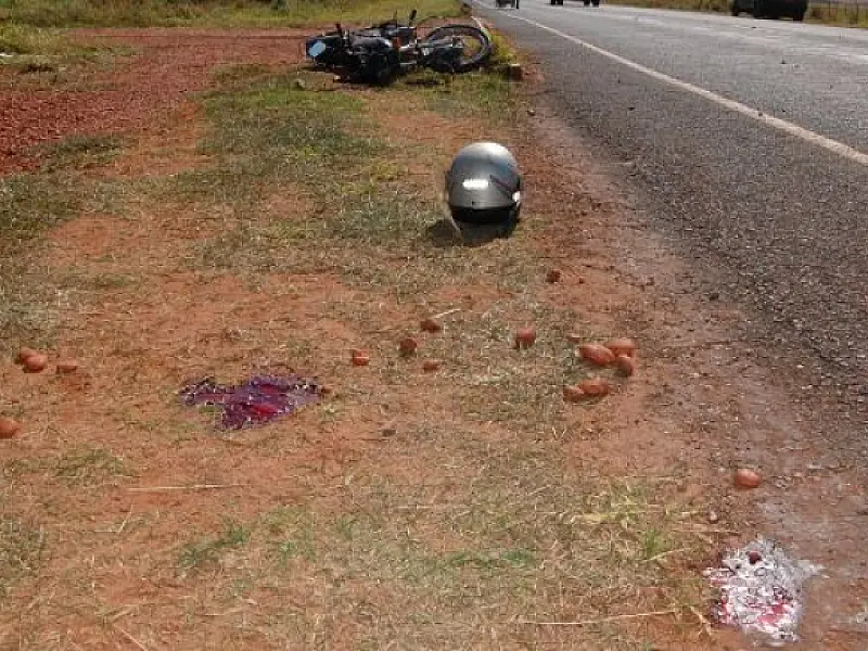 Criança de 5 anos morre em grave acidente entre carro e moto