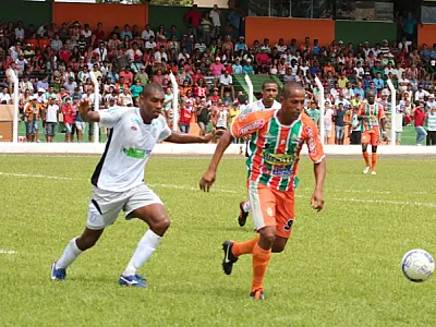 Naviraiense e Corumabaense empatam em jogo deste domingo