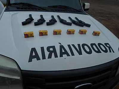 Polícia Militar Rodoviária apreende 300 munições e seis armas de fogo