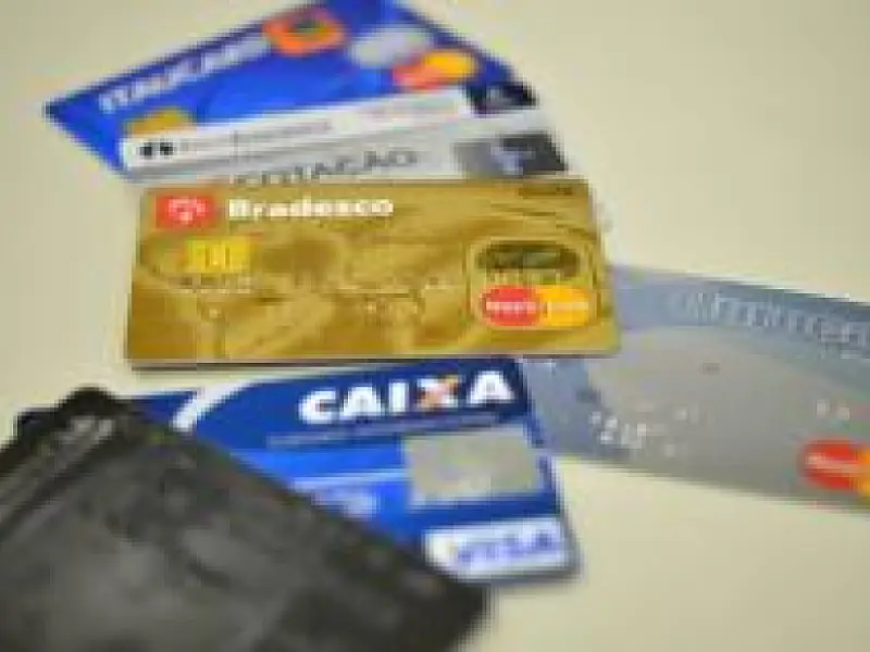Lei obriga empresas a adaptar máquinas de cartão para deficientes visuais em MS