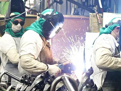 Produção industrial cai em nove regiões em novembro