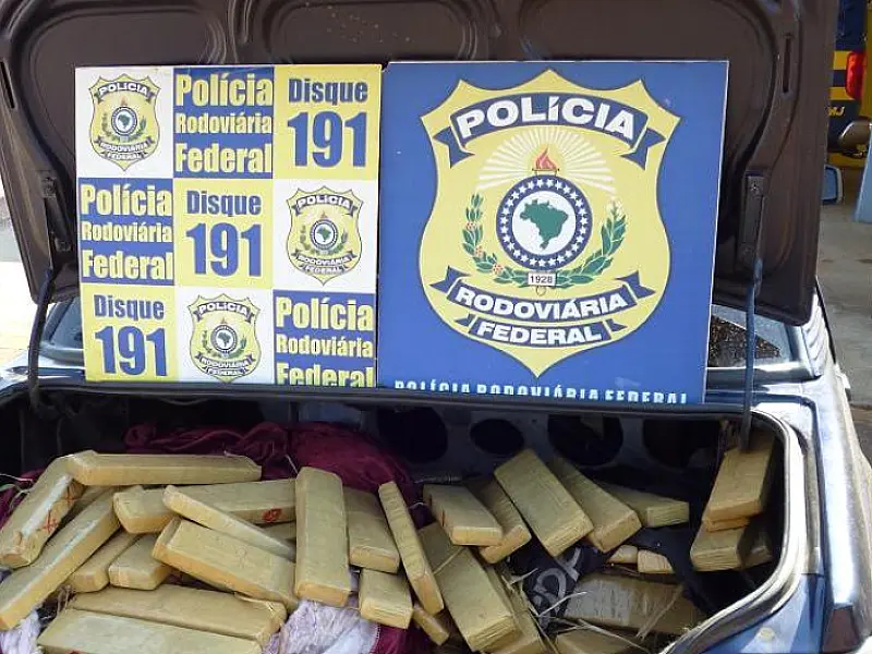 PRF apreende 148 Kg de maconha em fuga na BR-262