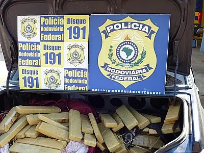 PRF apreende 148 Kg de maconha em fuga na BR-262