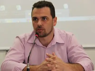 Levantamento indica que 90% das prefeituras pagam o 13% salário