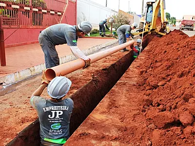 Jardim Panamá e região recebem obras de esgoto