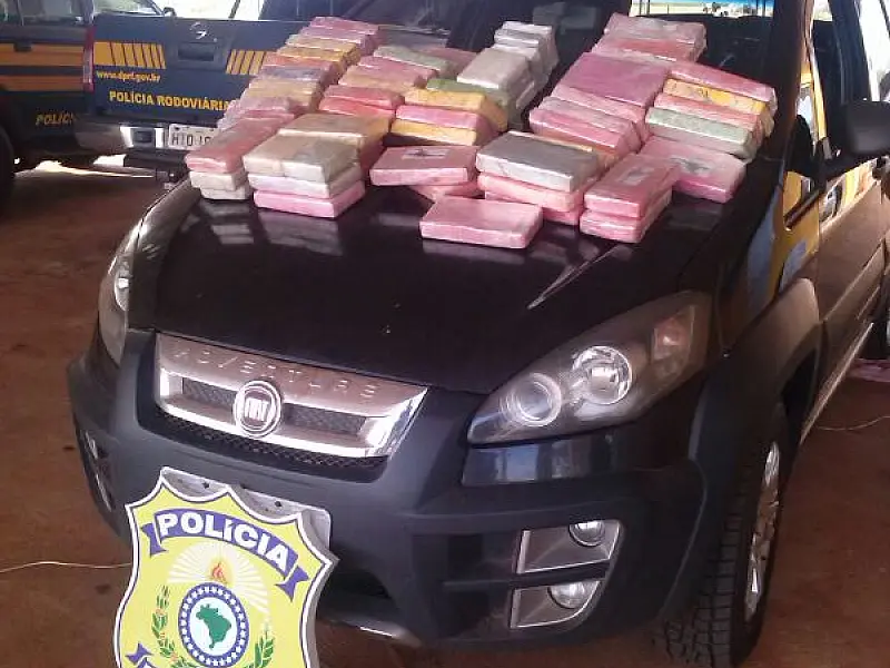 Homem é preso pela PRF transportando 62,6 kg de cocaína