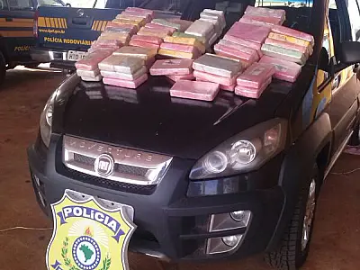Homem é preso pela PRF transportando 62,6 kg de cocaína