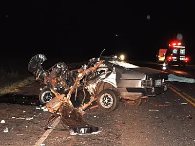 Homem morre em acidente envolvendo carreta e carro na MS 487
