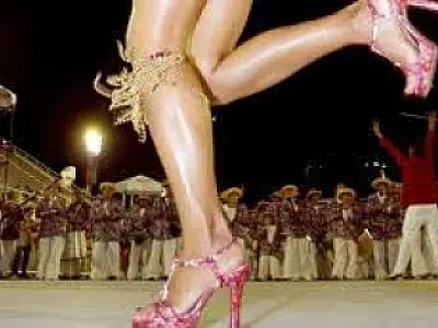 Para cutir o Carnaval, workshop ensina a ter samba no pé