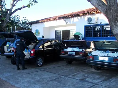 Veículos são apreendidos com produtos contrabandeados em Bataguassu