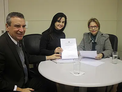 Comissão do Congresso que investiga Funai e Incra recebe relatório da CPI do Cimi