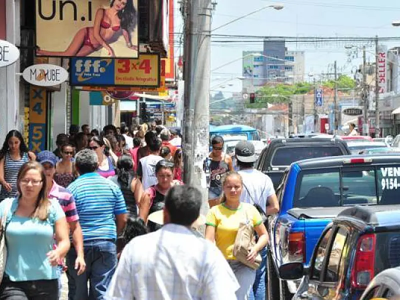Pagamento do 13º salário injeta R$ 211,2 bilhões na economia