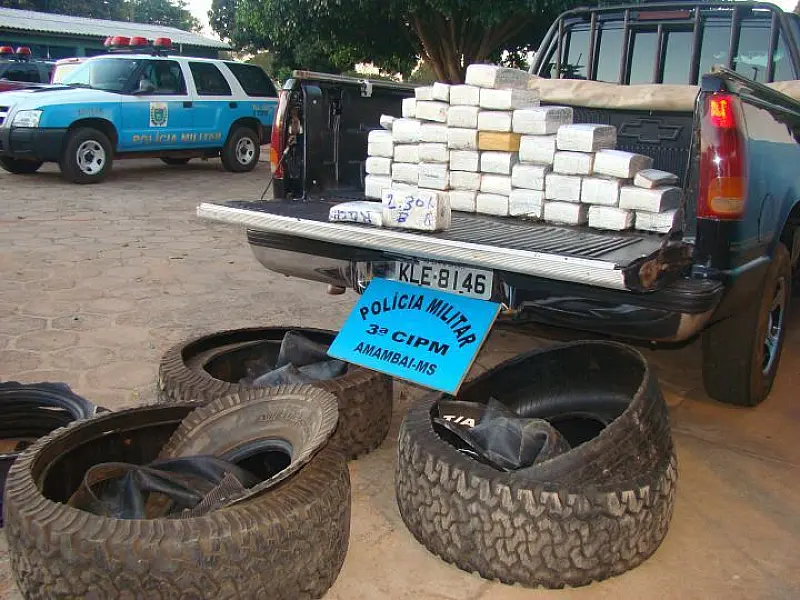Droga é apreendida dentro de pneu de caminhonete em Amambai