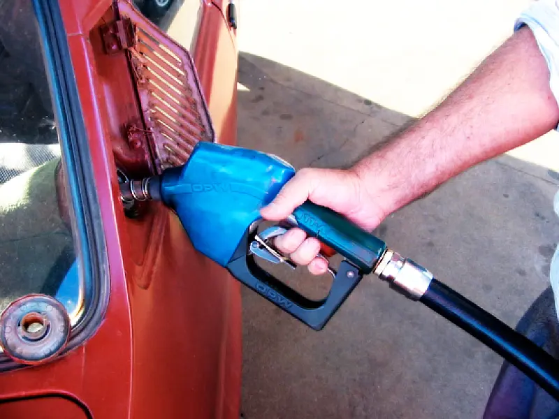 Importação da gasolina aumentará 30%, diz Petrobras
