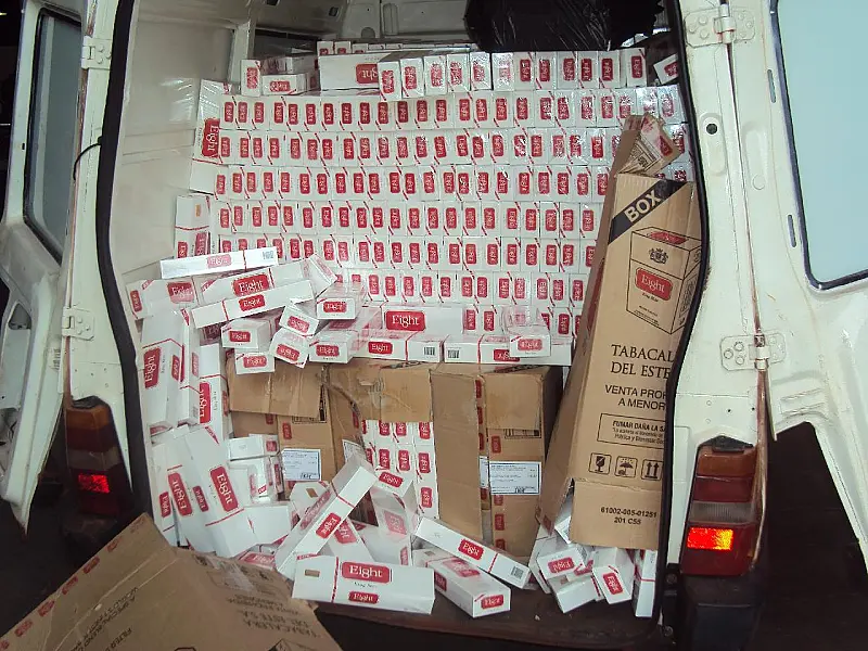DOF apreende 1.765 pacotes de cigarro em Laguna Carapã