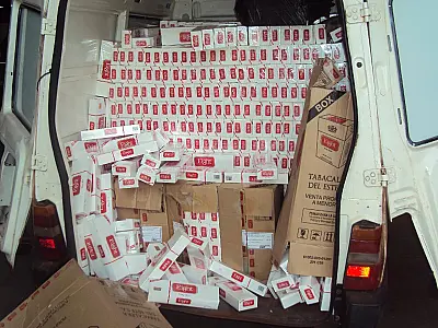 DOF apreende 1.765 pacotes de cigarro em Laguna Carapã