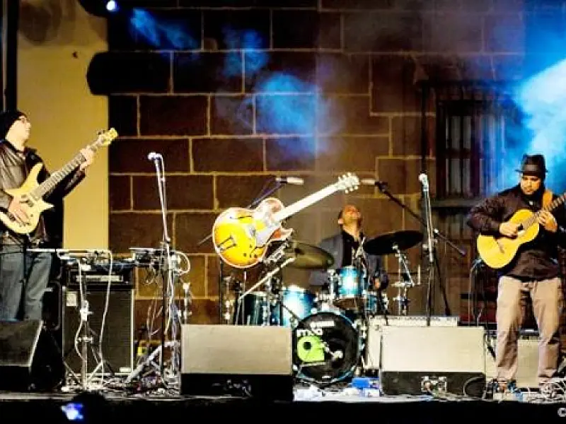 Após apresentação na Europa, Marcos Assunção Trio apresenta espetáculo com sons da viola